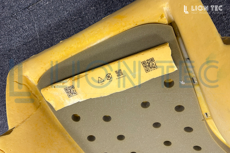 汽車海綿座墊-UV噴碼機(jī)噴碼案例