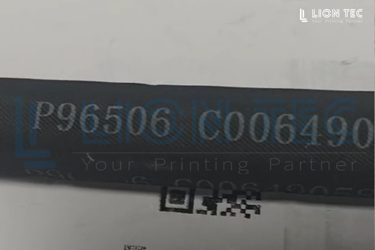 汽車轉(zhuǎn)向管白墨噴碼-UV噴碼機(jī)打樣案例