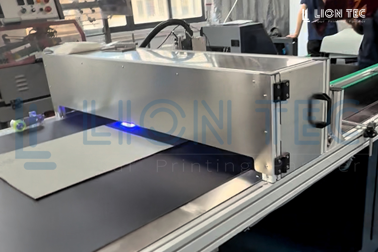 替代標(biāo)簽-地毯地墊行業(yè)的一站式UV噴碼與輸送方案